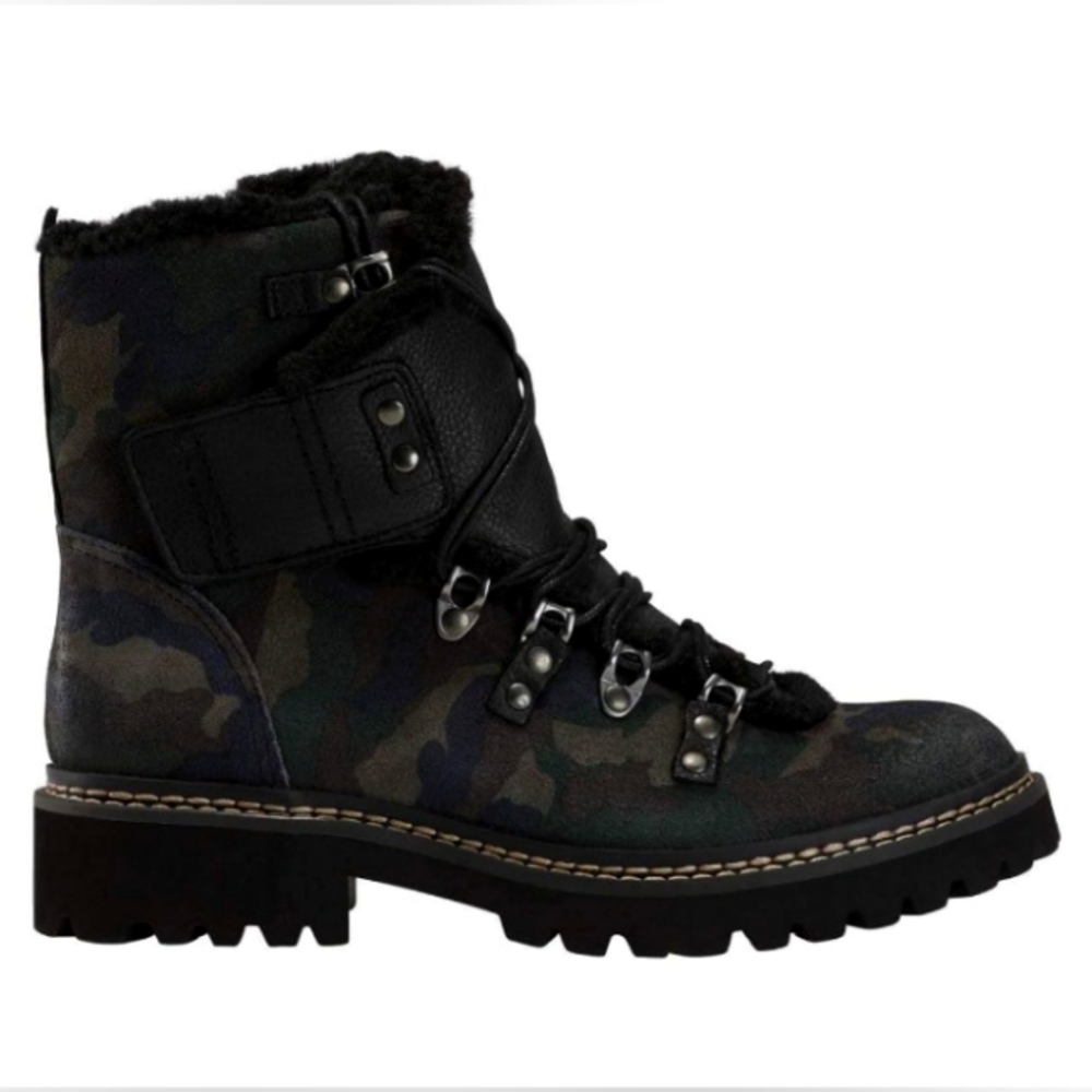 Earth Kodiak Glacier Boots, Size 7.